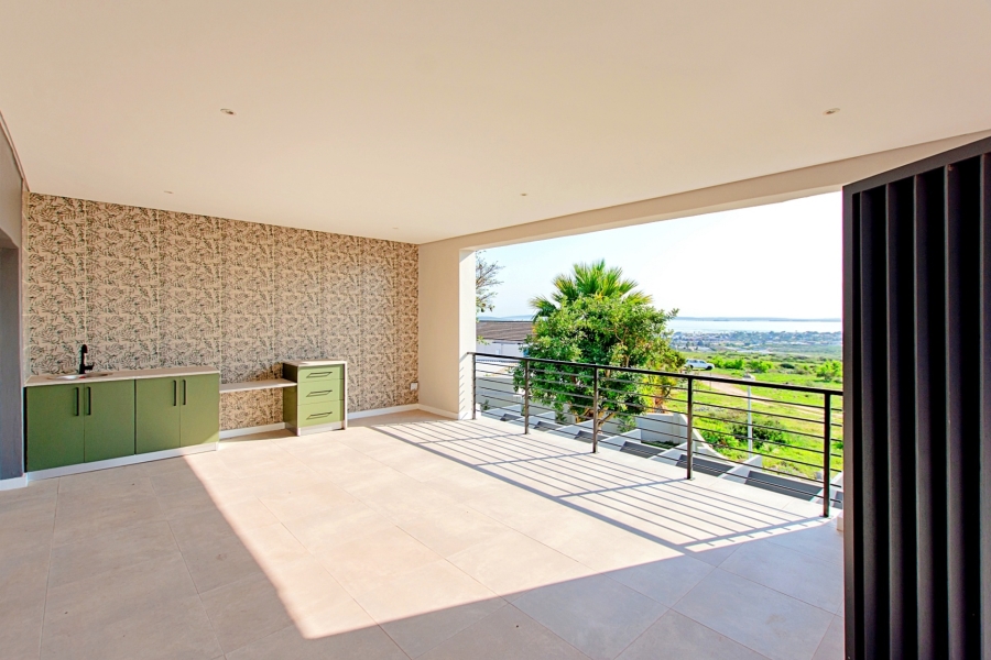 5 Bedroom Property for Sale in Myburgh Park Western Cape